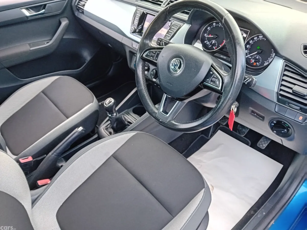 Skoda Fabia Hatchback, Petrol, 2016, Blue