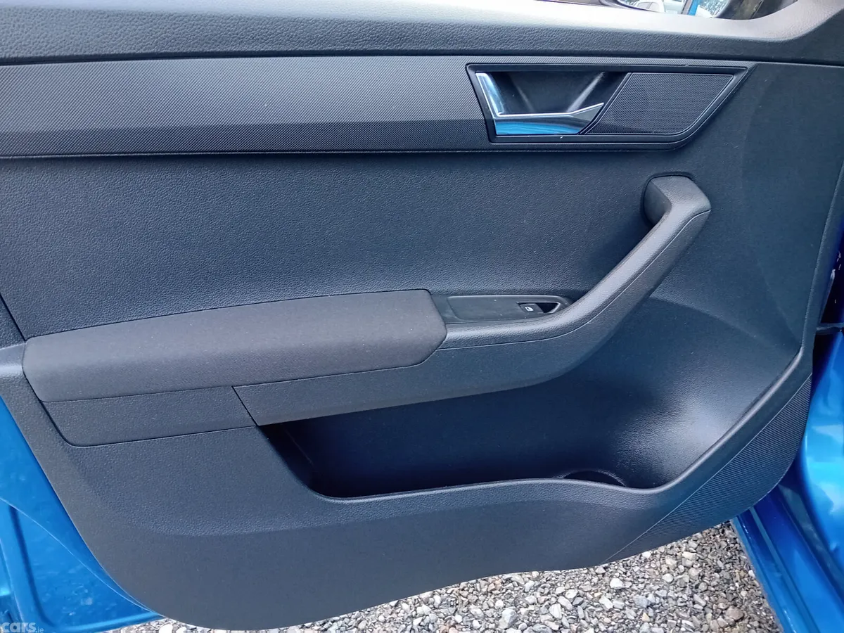 Skoda Fabia Hatchback, Petrol, 2016, Blue