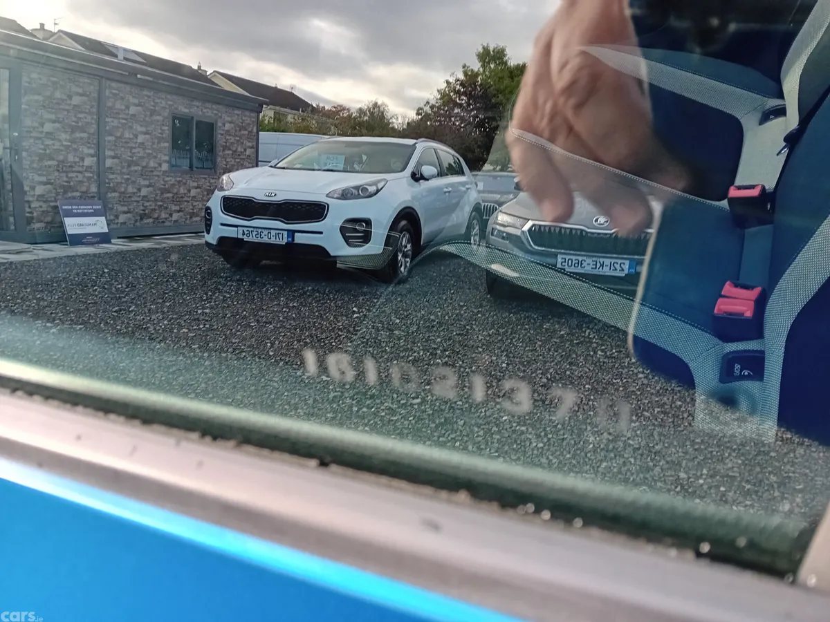 Skoda Fabia Hatchback, Petrol, 2016, Blue