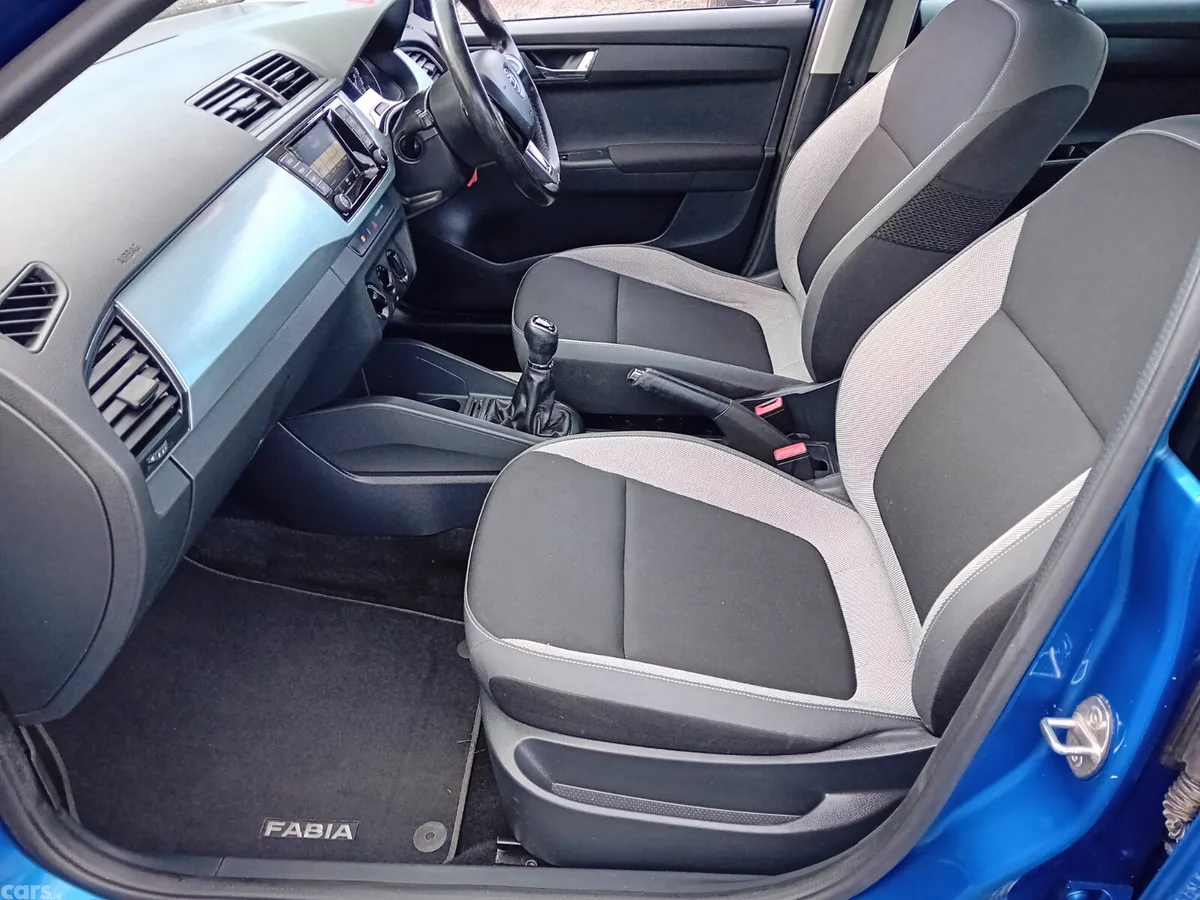 Skoda Fabia Hatchback, Petrol, 2016, Blue