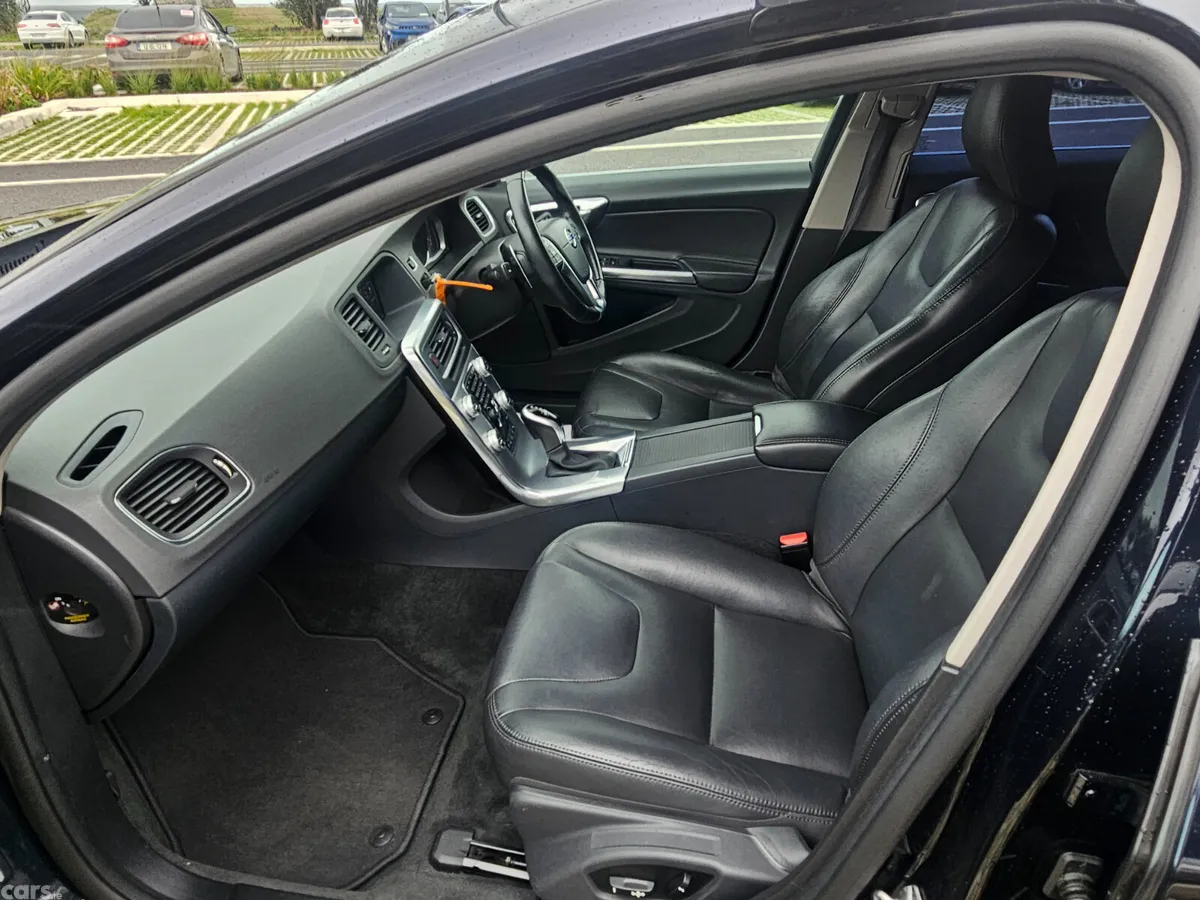 Volvo V60 Estate, Diesel, 2017, Blue