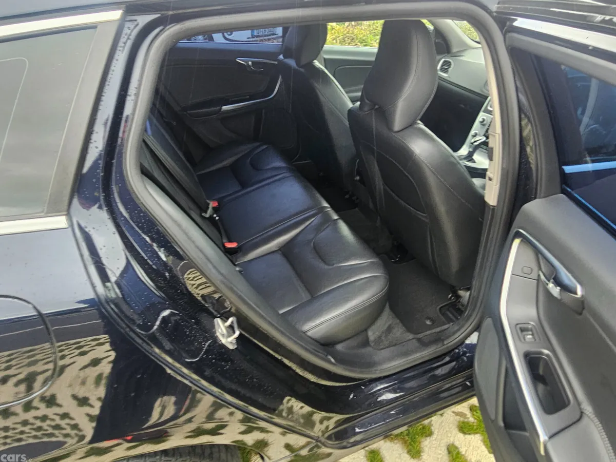 Volvo V60 Estate, Diesel, 2017, Blue