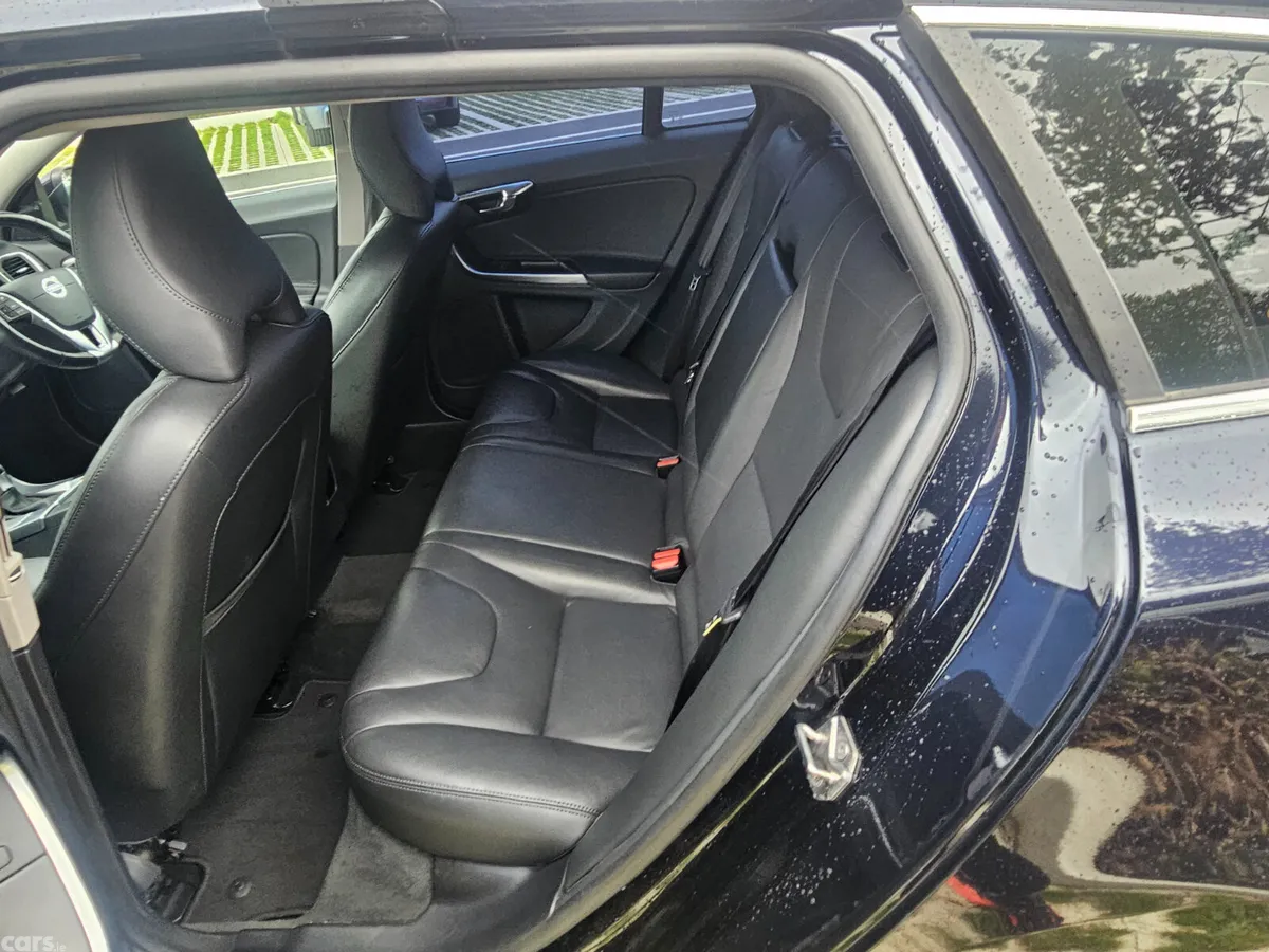 Volvo V60 Estate, Diesel, 2017, Blue
