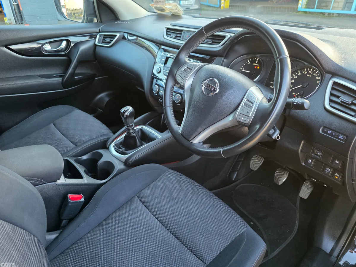 Nissan Qashqai Hatchback, Diesel, 2015, Black