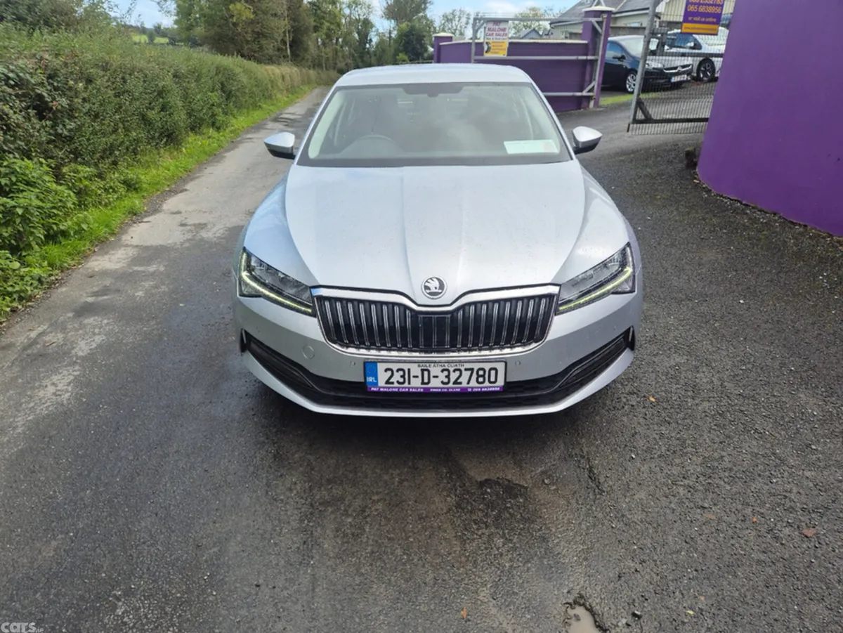 Skoda Superb Hatchback, Diesel, 2023, Grey