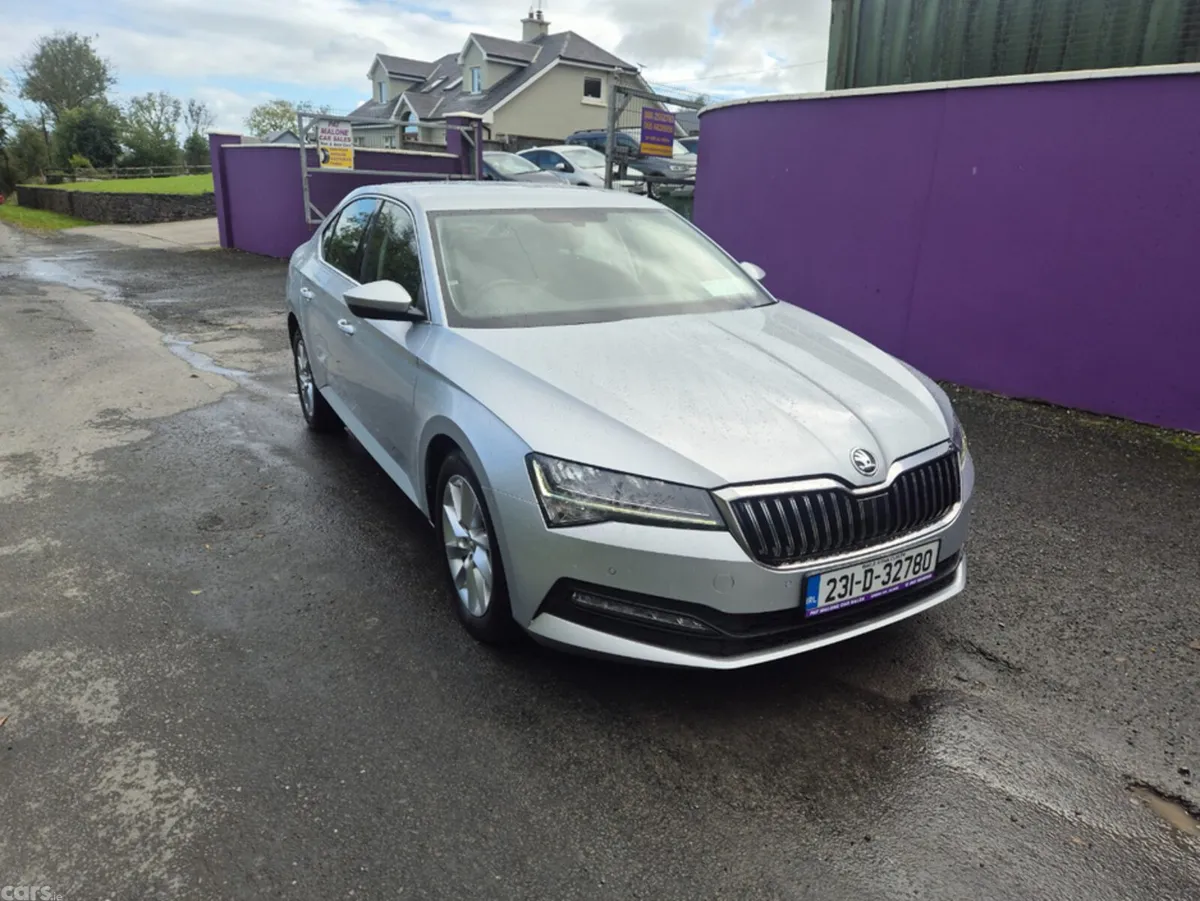 Skoda Superb Hatchback, Diesel, 2023, Grey