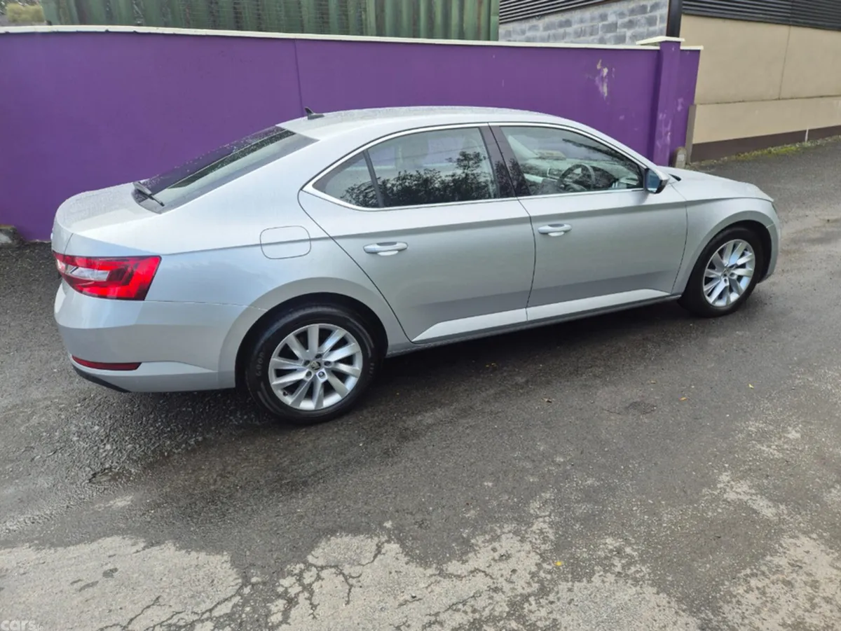 Skoda Superb Hatchback, Diesel, 2023, Grey