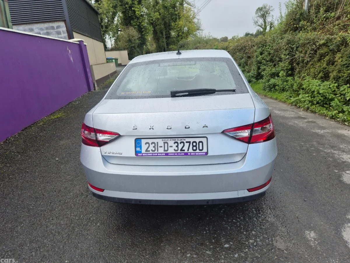 Skoda Superb Hatchback, Diesel, 2023, Grey
