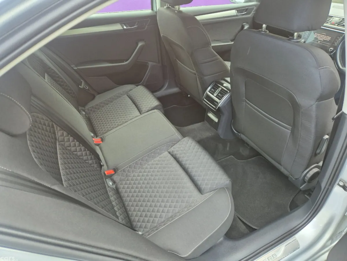 Skoda Superb Hatchback, Diesel, 2023, Grey