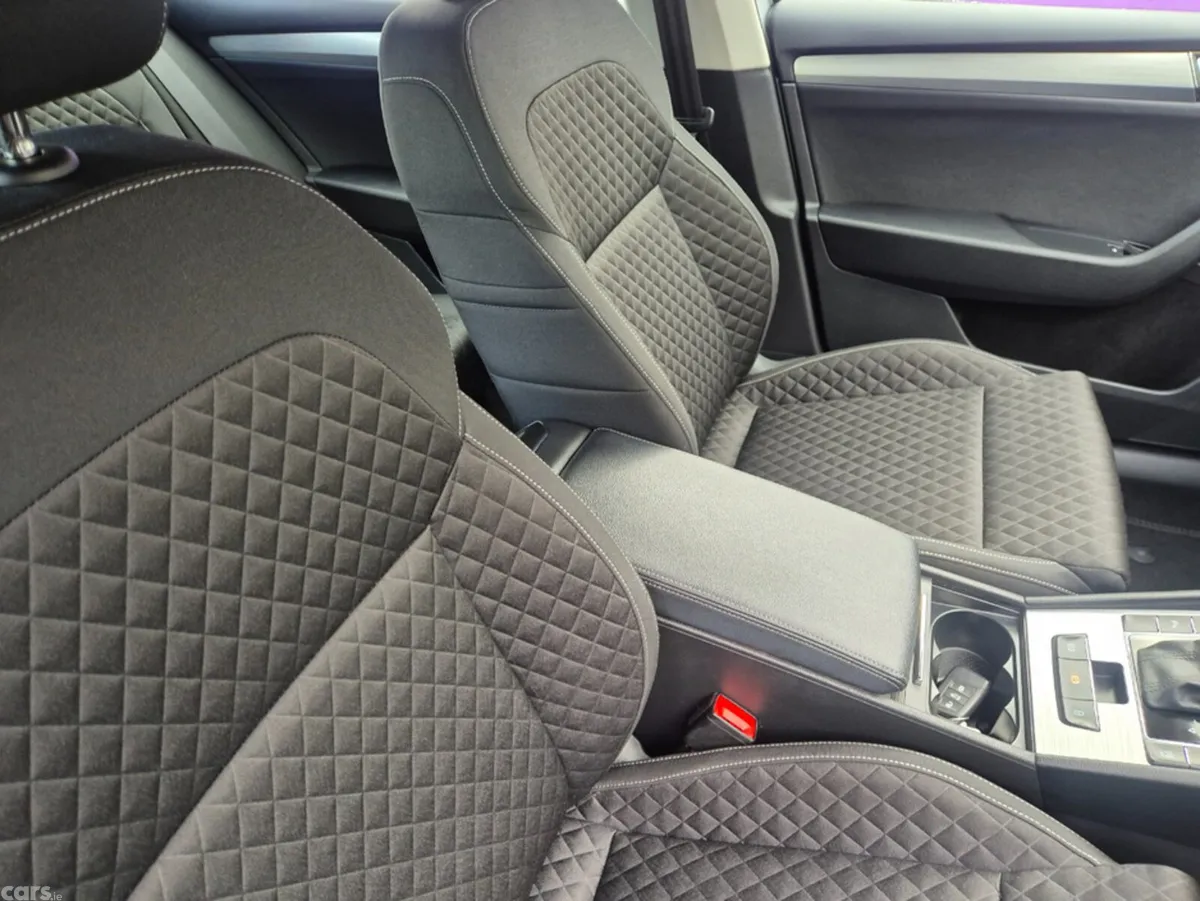 Skoda Superb Hatchback, Diesel, 2023, Grey