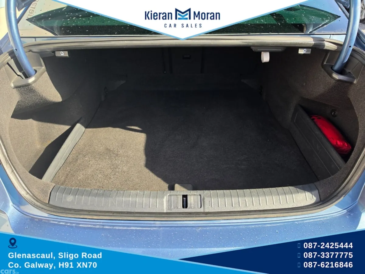Volkswagen Passat Saloon, Diesel, 2017, Blue