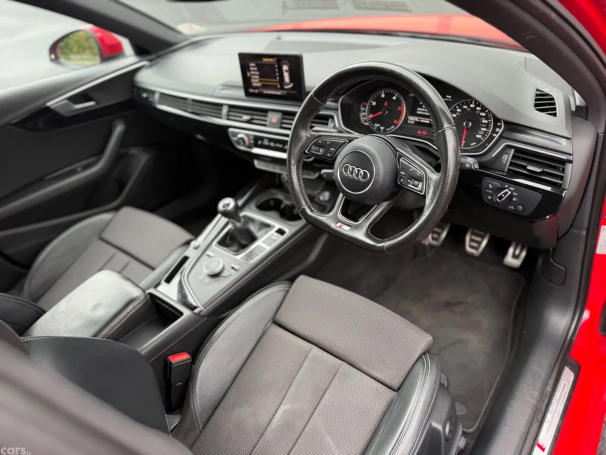 Audi A4 Estate, Diesel, 2017, Red