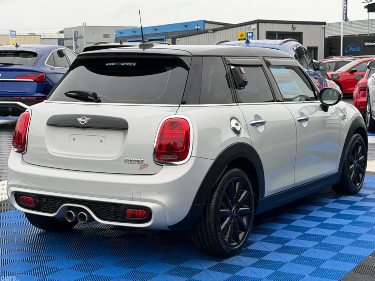 Mini Cooper Hatchback, Diesel, 2019, Silver