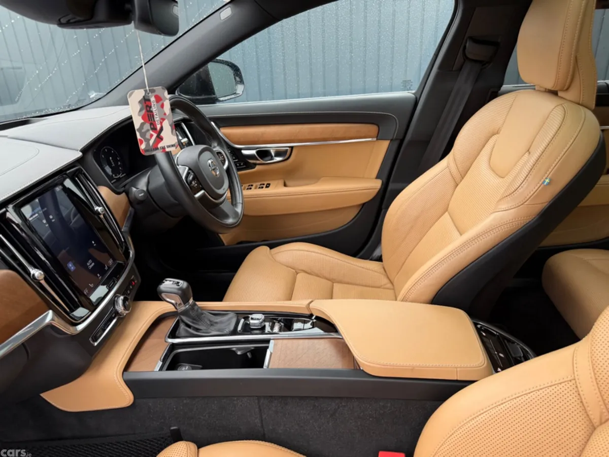 Volvo V90 Estate, Diesel, 2019, Black