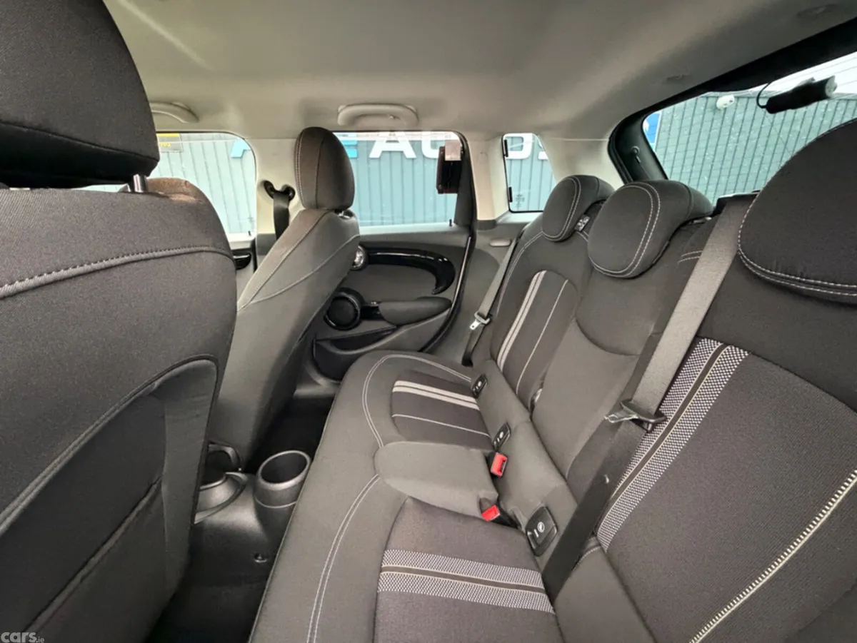 Mini Cooper Hatchback, Diesel, 2019, Silver
