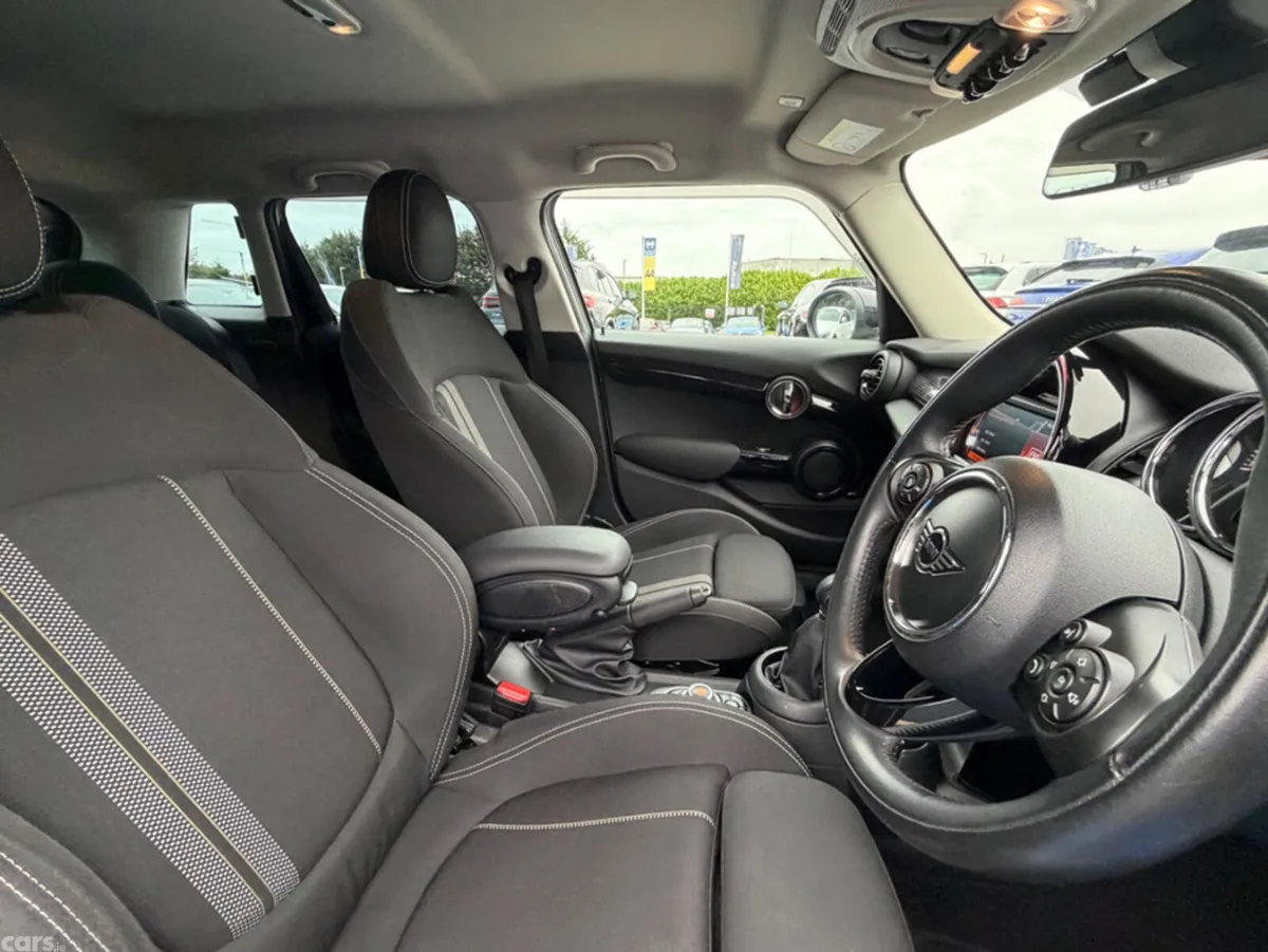 Mini Cooper Hatchback, Diesel, 2019, Silver