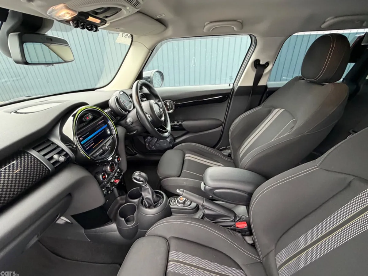 Mini Cooper Hatchback, Diesel, 2019, Silver