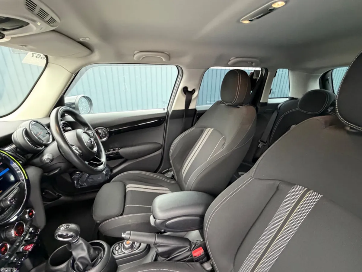 Mini Cooper Hatchback, Diesel, 2019, Silver