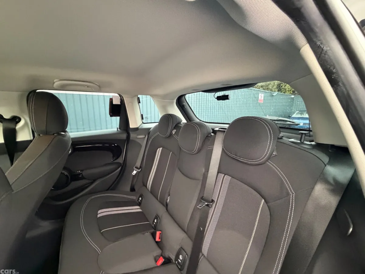 Mini Cooper Hatchback, Diesel, 2019, Silver