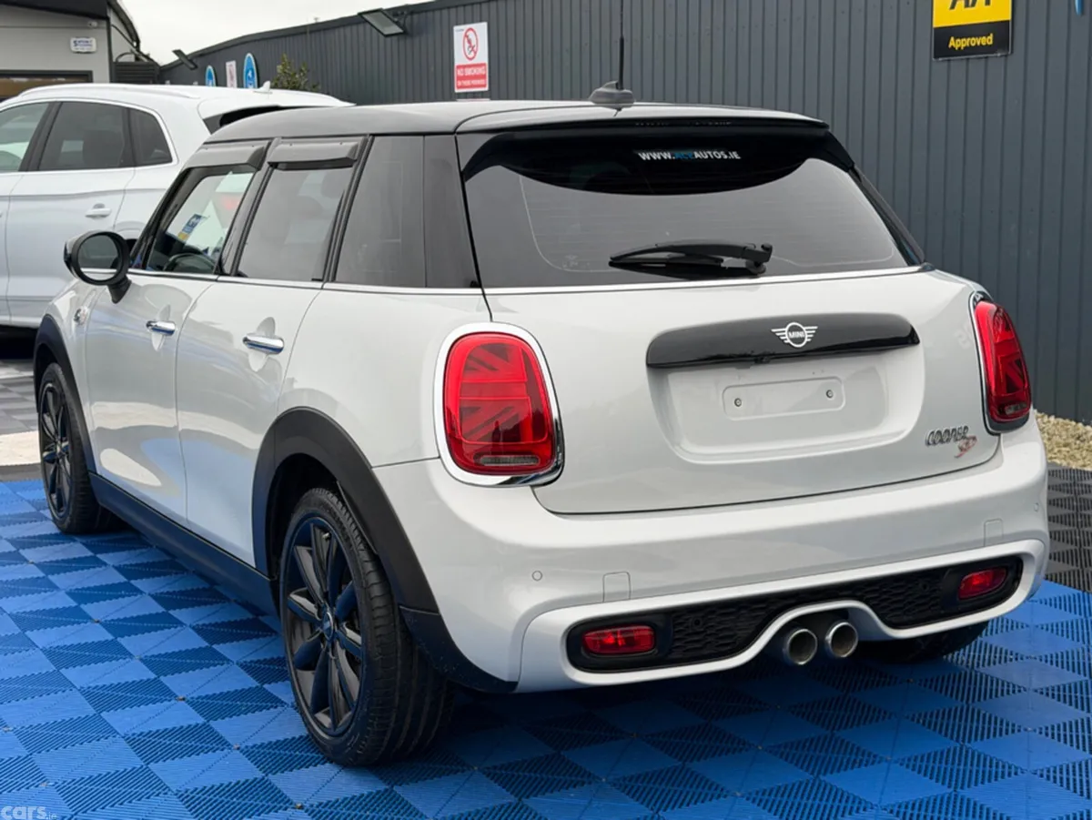 Mini Cooper Hatchback, Diesel, 2019, Silver