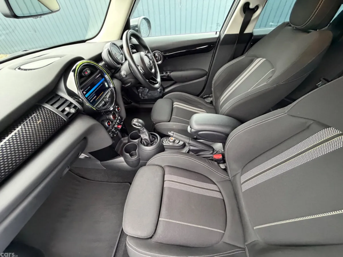 Mini Cooper Hatchback, Diesel, 2019, Silver