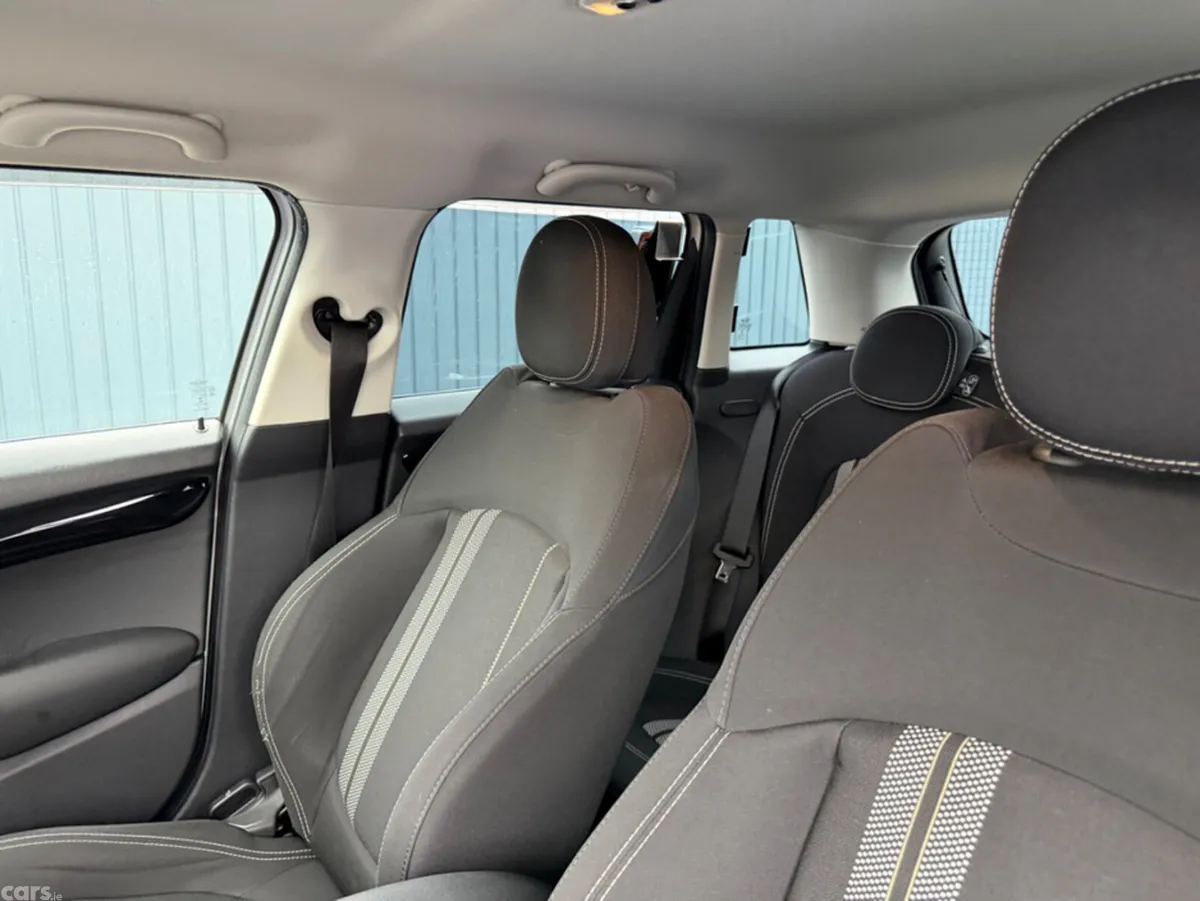 Mini Cooper Hatchback, Diesel, 2019, Silver
