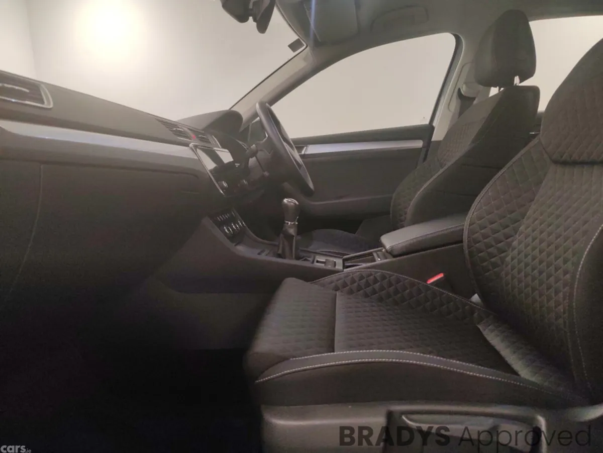 Skoda Superb Hatchback, Diesel, 2023, Grey