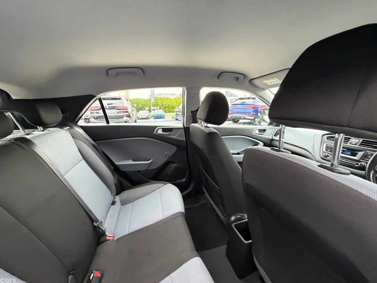 Hyundai i20 Hatchback, Petrol, 2020, Black