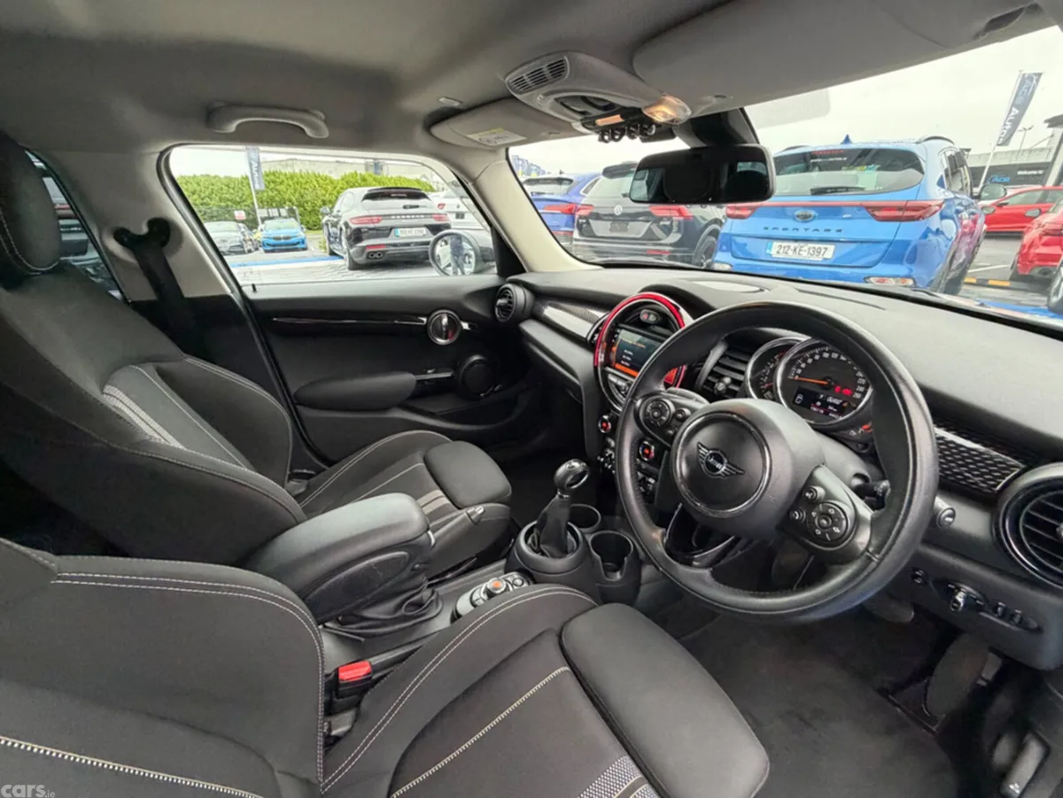 Mini Cooper Hatchback, Diesel, 2019, Silver