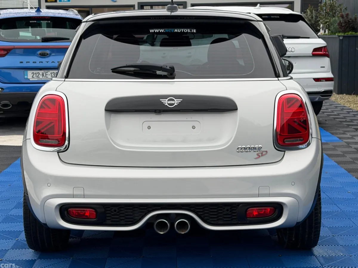 Mini Cooper Hatchback, Diesel, 2019, Silver