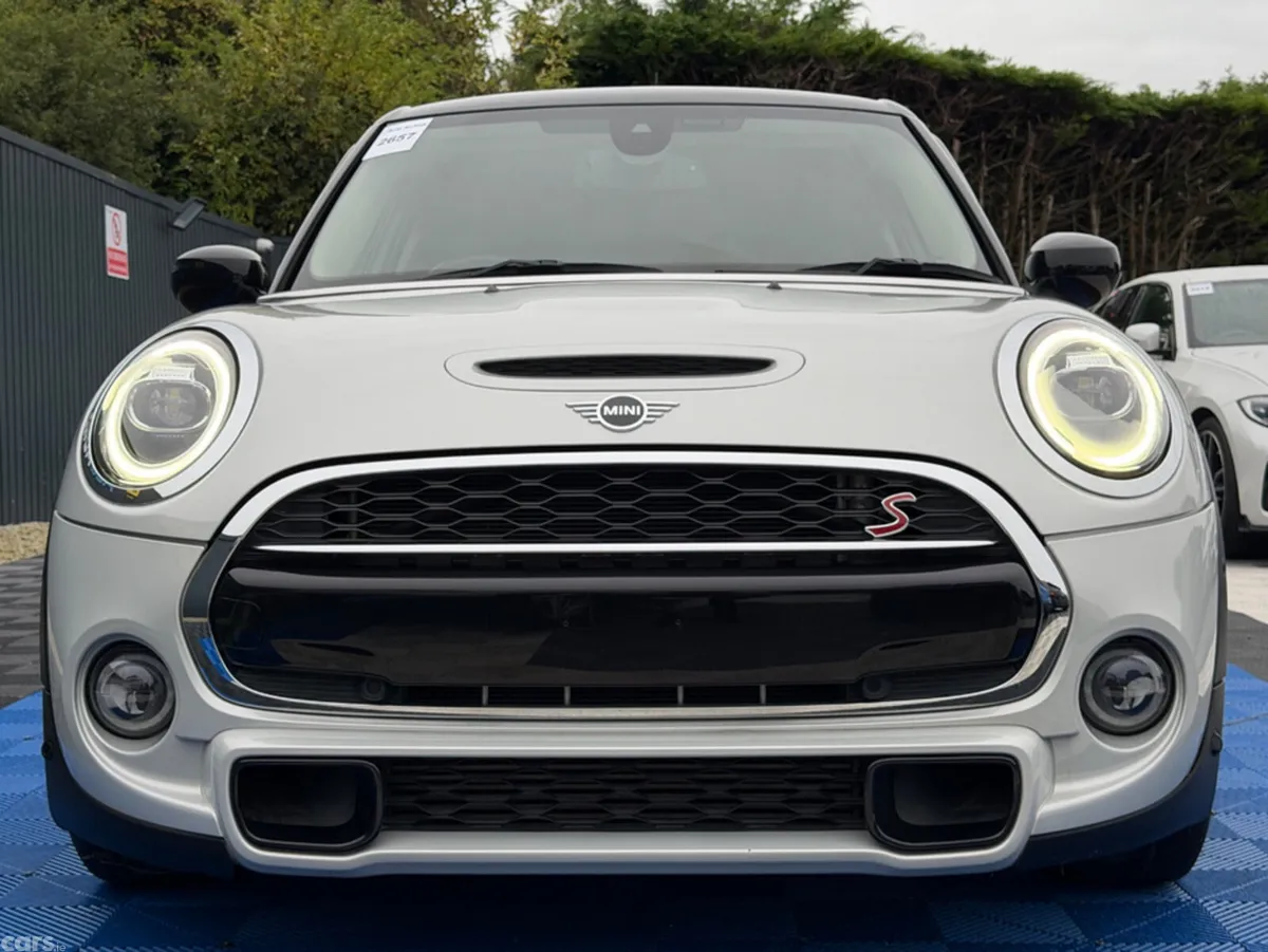 Mini Cooper Hatchback, Diesel, 2019, Silver