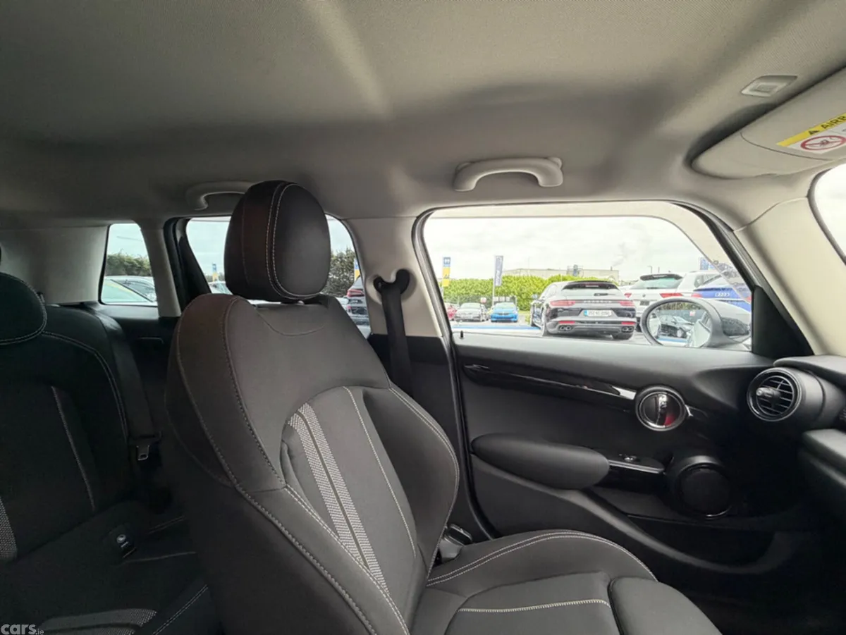 Mini Cooper Hatchback, Diesel, 2019, Silver