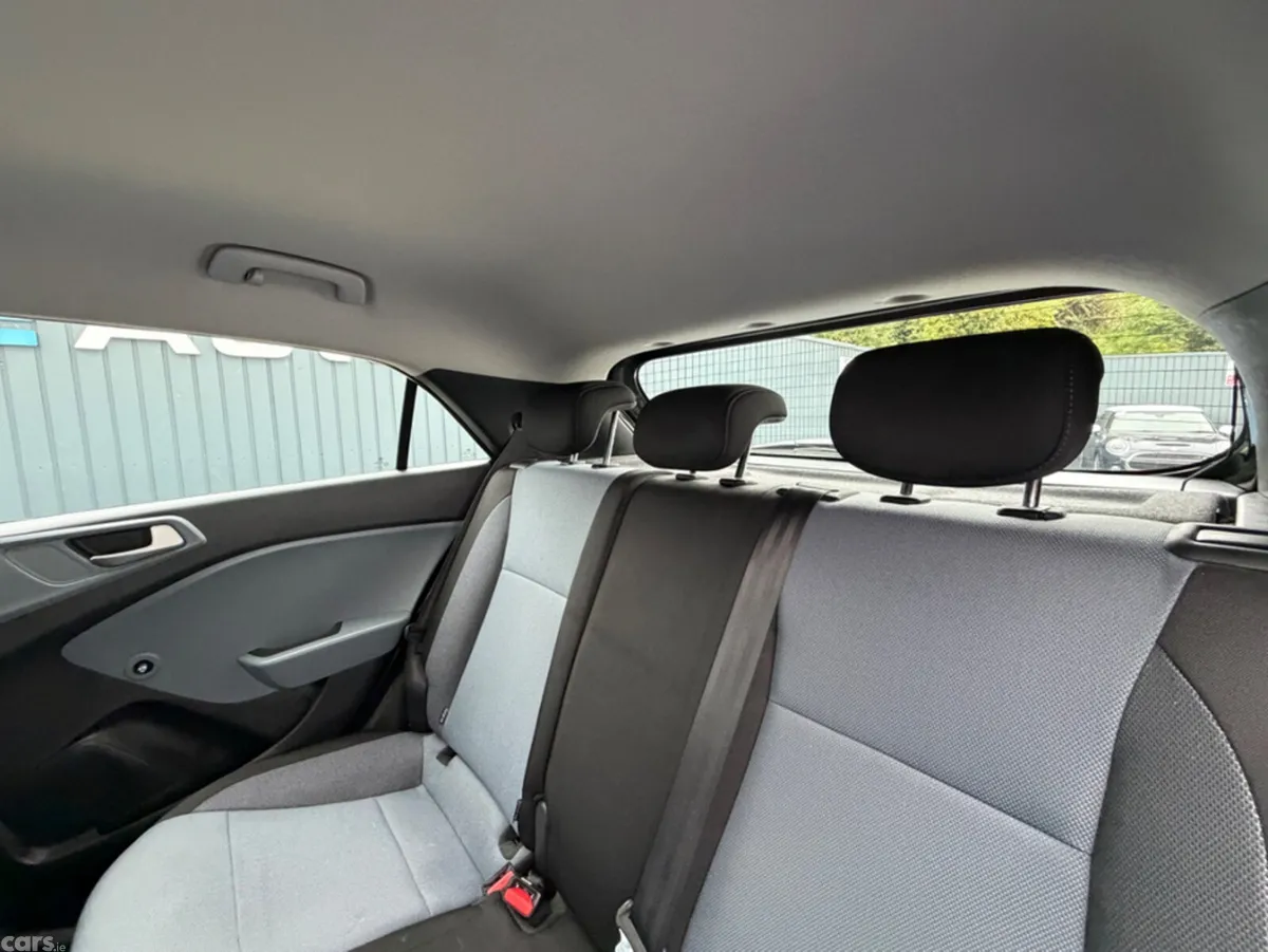 Hyundai i20 Hatchback, Petrol, 2020, Black