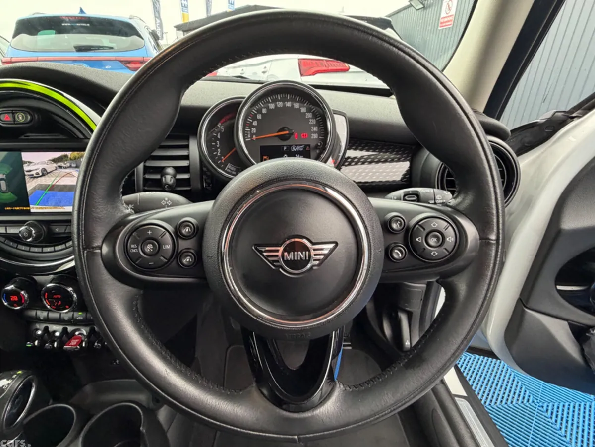 Mini Cooper Hatchback, Diesel, 2019, Silver