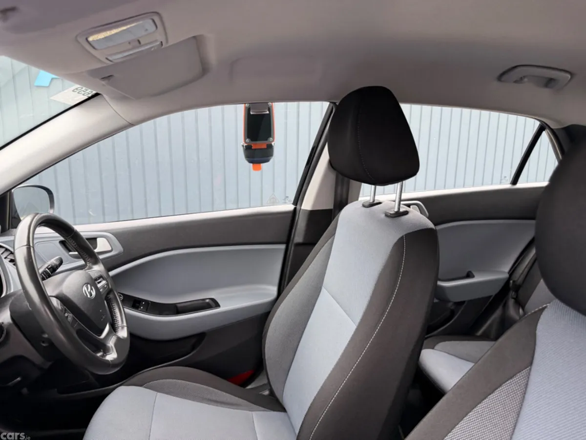 Hyundai i20 Hatchback, Petrol, 2020, Black