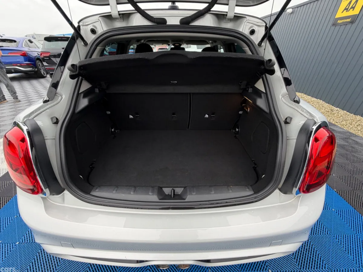 Mini Cooper Hatchback, Diesel, 2019, Silver