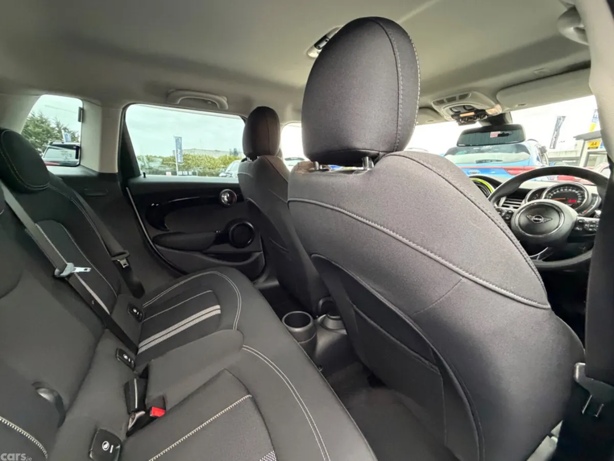 Mini Cooper Hatchback, Diesel, 2019, Silver