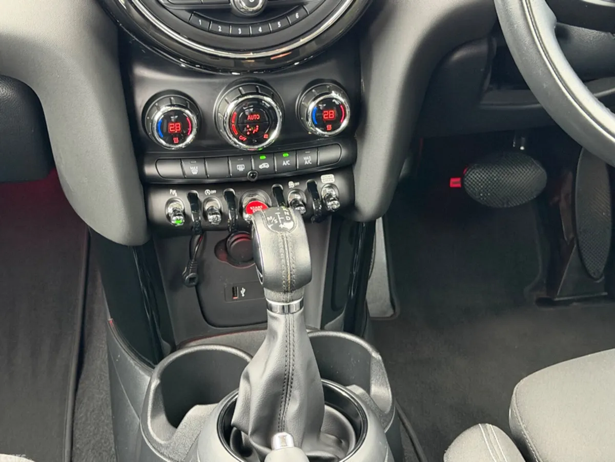 Mini Cooper Hatchback, Diesel, 2019, Silver