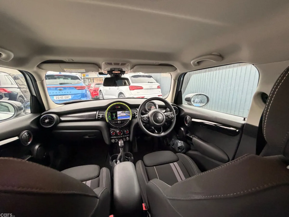 Mini Cooper Hatchback, Diesel, 2019, Silver