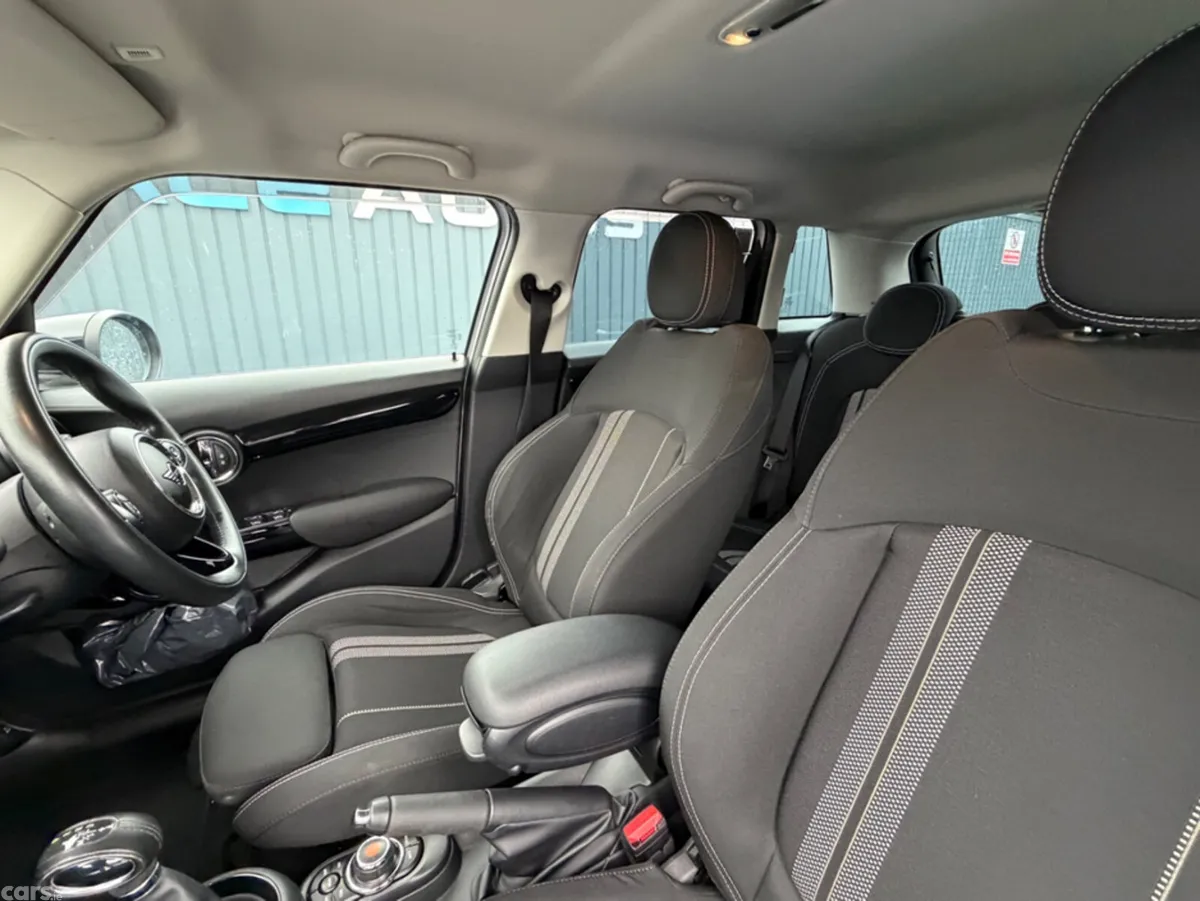 Mini Cooper Hatchback, Diesel, 2019, Silver