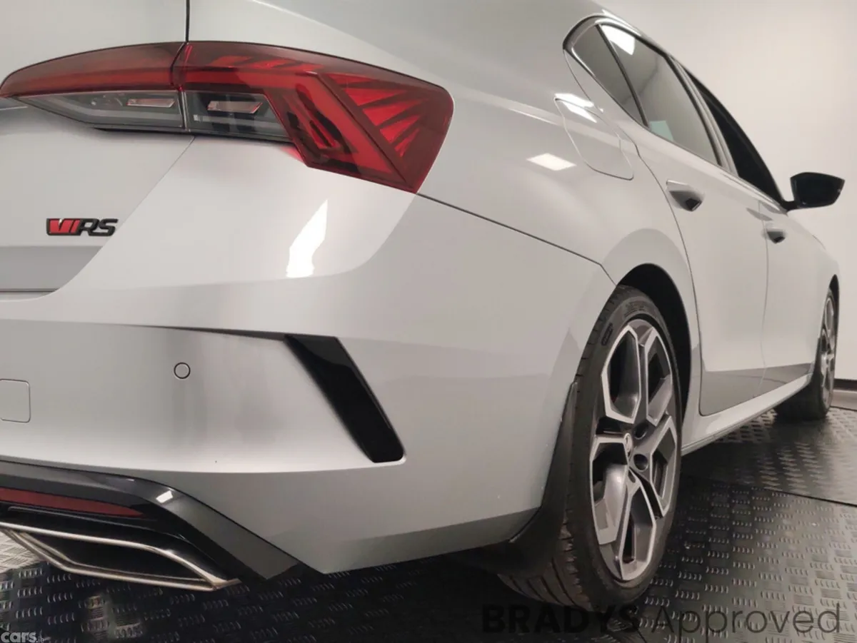 Skoda Octavia Hatchback, Diesel, 2024, Grey