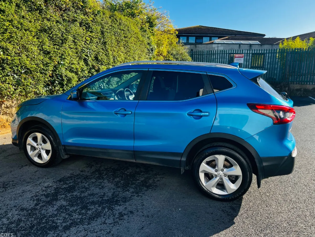 Nissan Qashqai MPV, Petrol, 2017, Blue