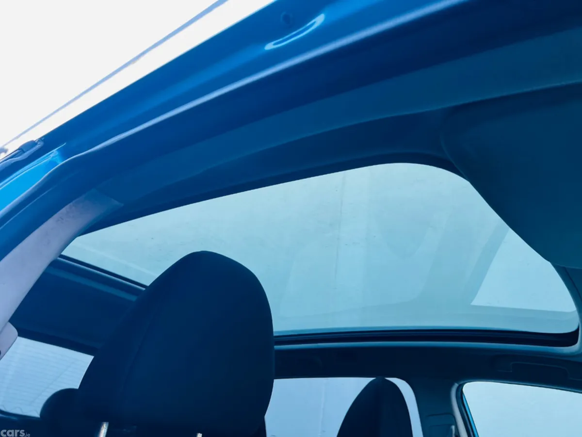 Nissan Qashqai MPV, Petrol, 2017, Blue