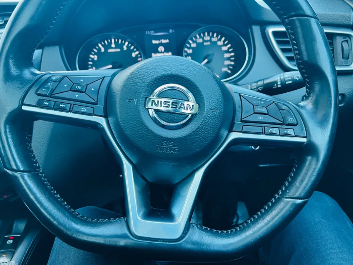 Nissan Qashqai MPV, Petrol, 2017, Blue