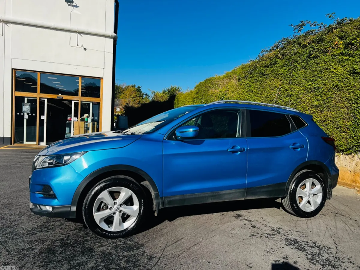 Nissan Qashqai MPV, Petrol, 2017, Blue