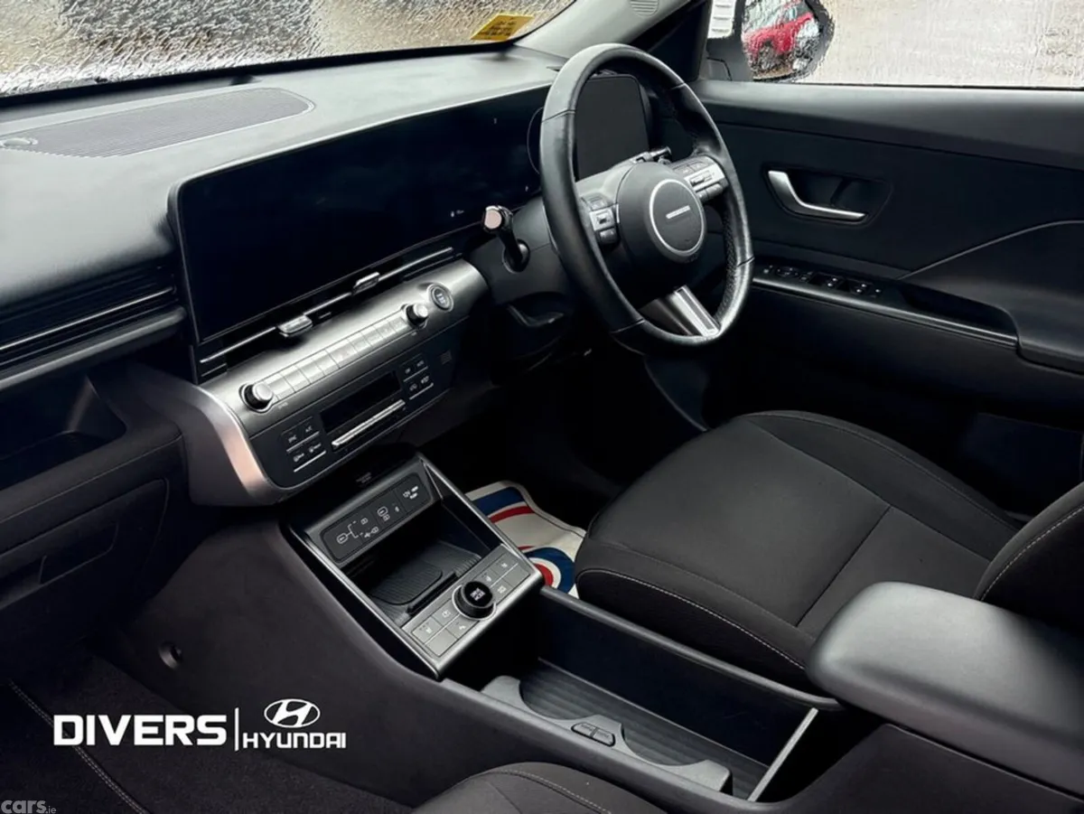 Hyundai KONA MPV, Petrol Hybrid, 2024, White