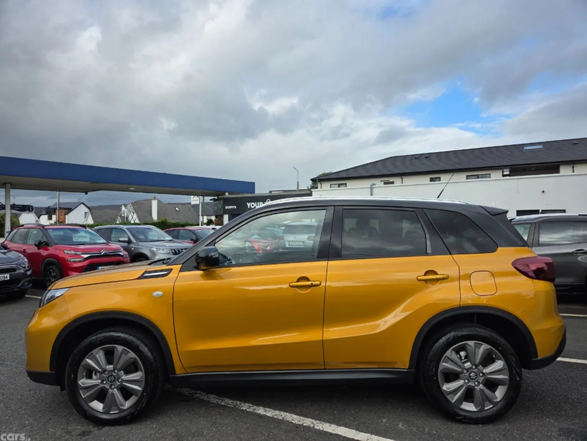 Suzuki Vitara SUV, Petrol Hybrid, 2026, Yellow