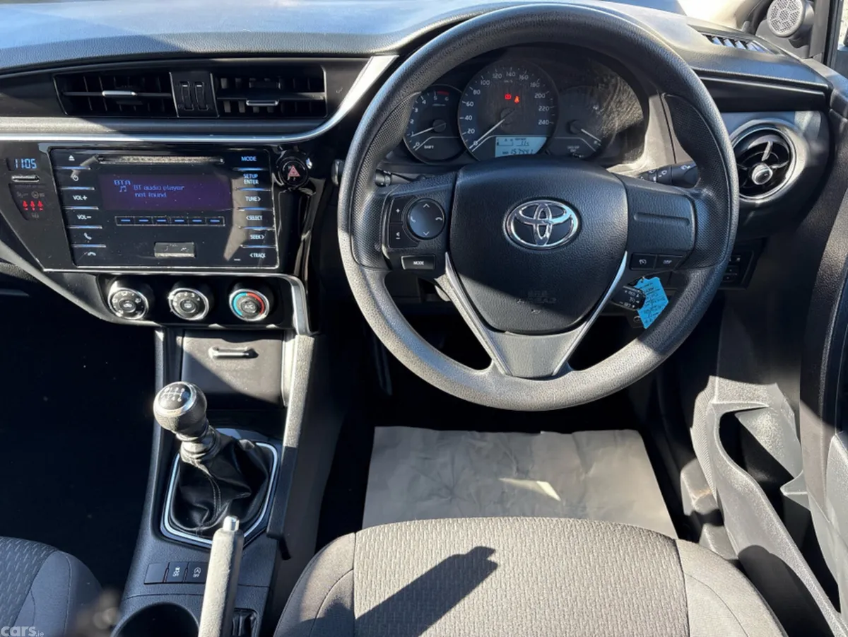 Toyota Corolla Saloon, Diesel, 2018, Grey