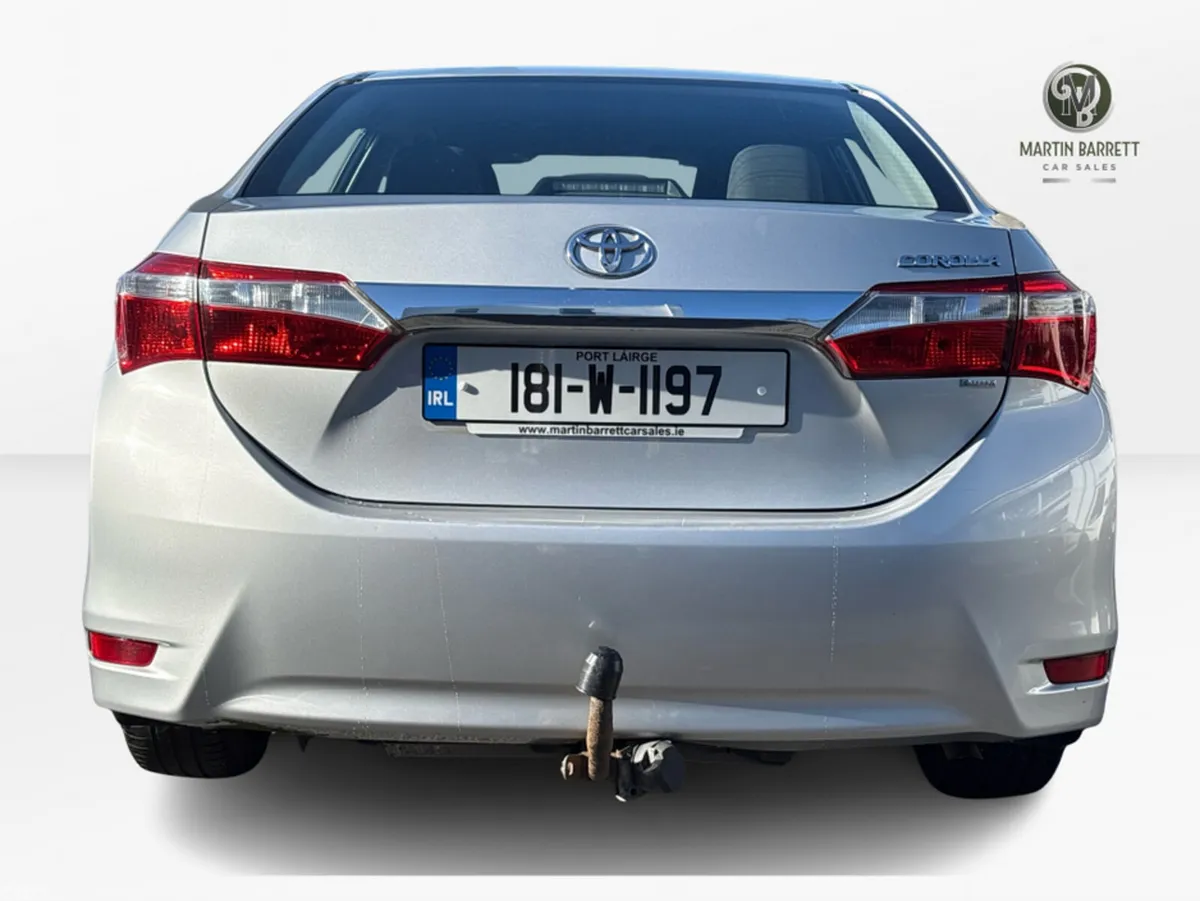 Toyota Corolla Saloon, Diesel, 2018, Grey