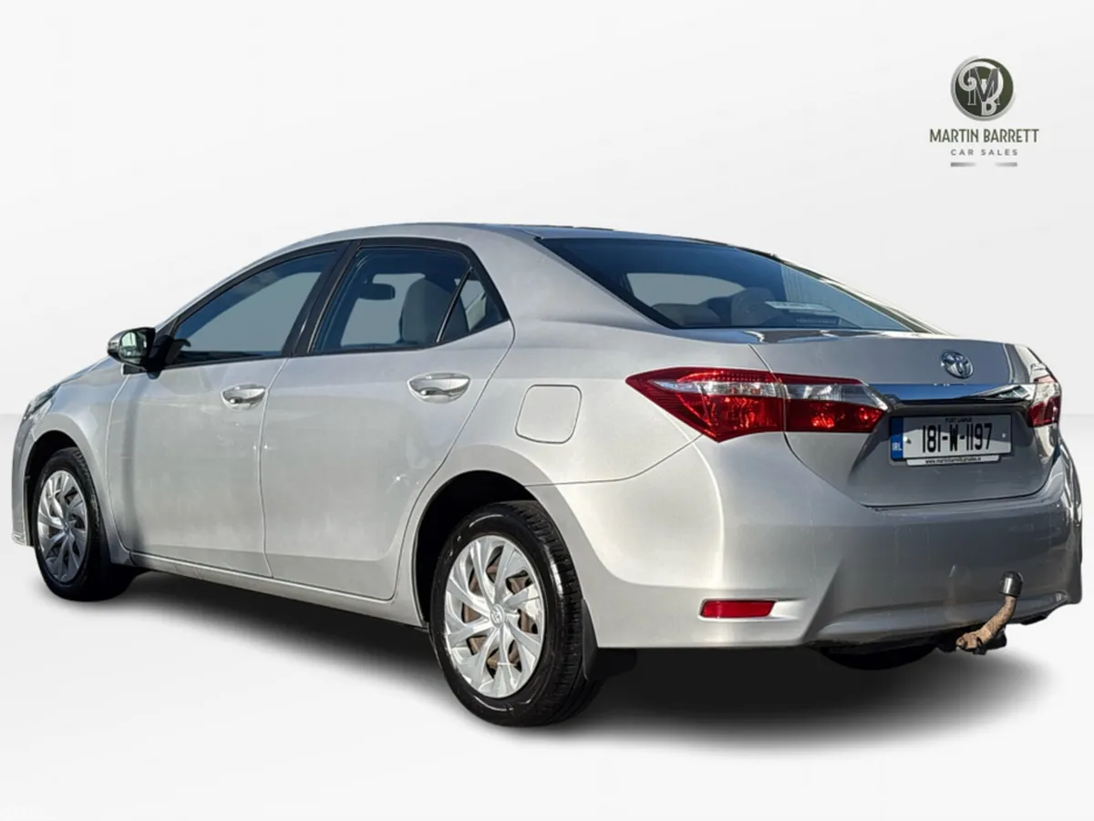 Toyota Corolla Saloon, Diesel, 2018, Grey